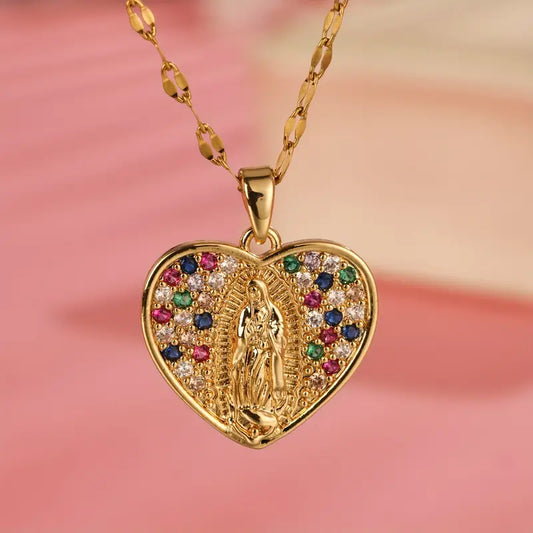 Colier Vintage „Mary” – Inimă Aurie 18K cu Zirconiu Colorat